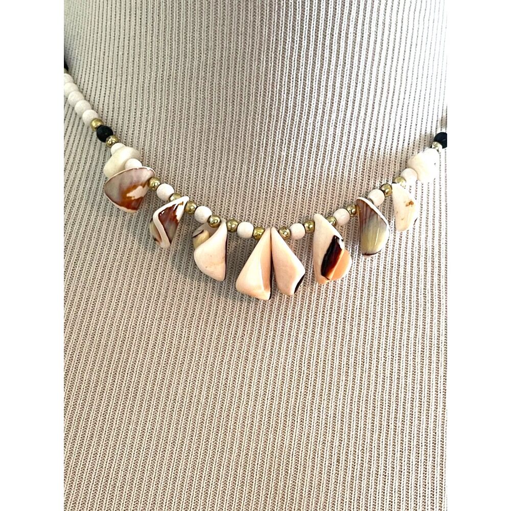 Vintage 1980s Puka Shell Bead Choker Necklace Hawaiian Beach Conch Shells 14" - Picture 4 of 6
